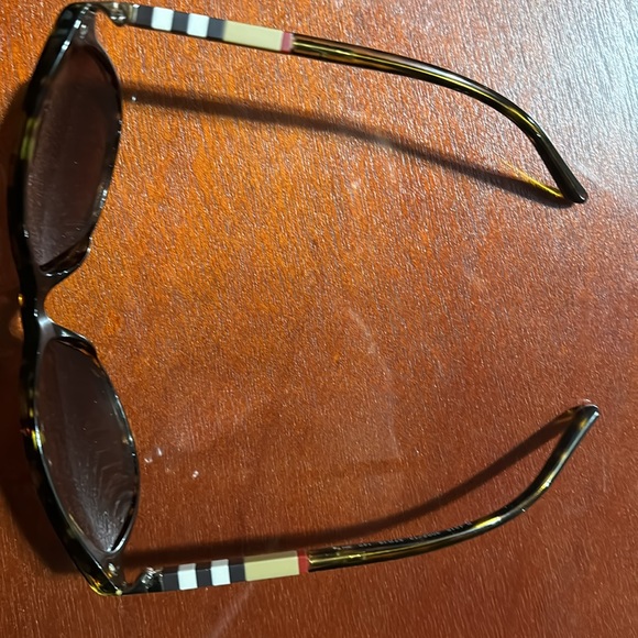 - ***- Burberry  made in Italy —-Cat-Eye -Sun Glasses. - Picture 8 of 13